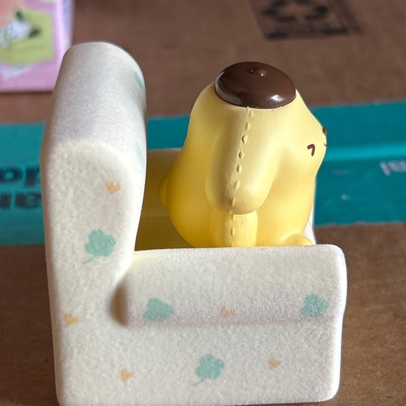 Sanrio Pompompurin Sitting Dolls Blind Box Figure - Picture 3 of 8